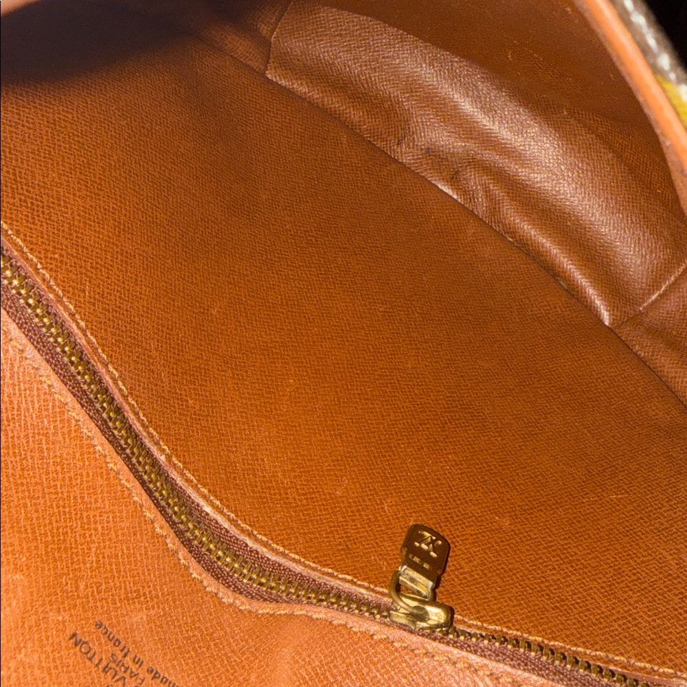 Louis Vuitton Black and Pink Crossbody Bag - Picture 8 of 12